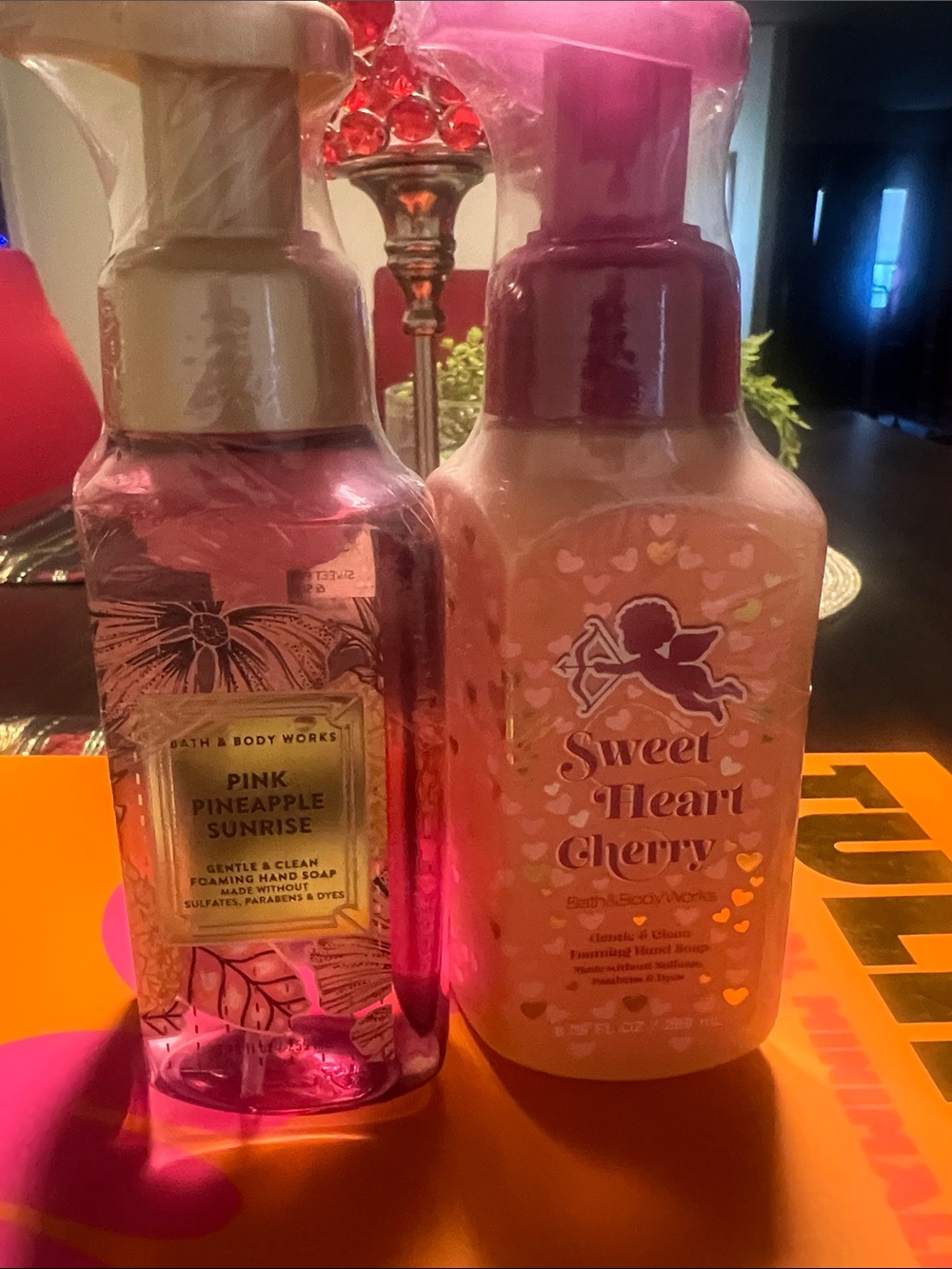 Bath & Body Works Pink Pineapple Sunrise Foaming Hand Soap - Pink bundle set